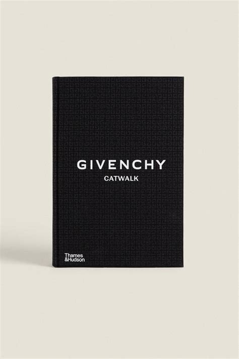 zara givenchy|GIVENCHY CATWALK BOOK .